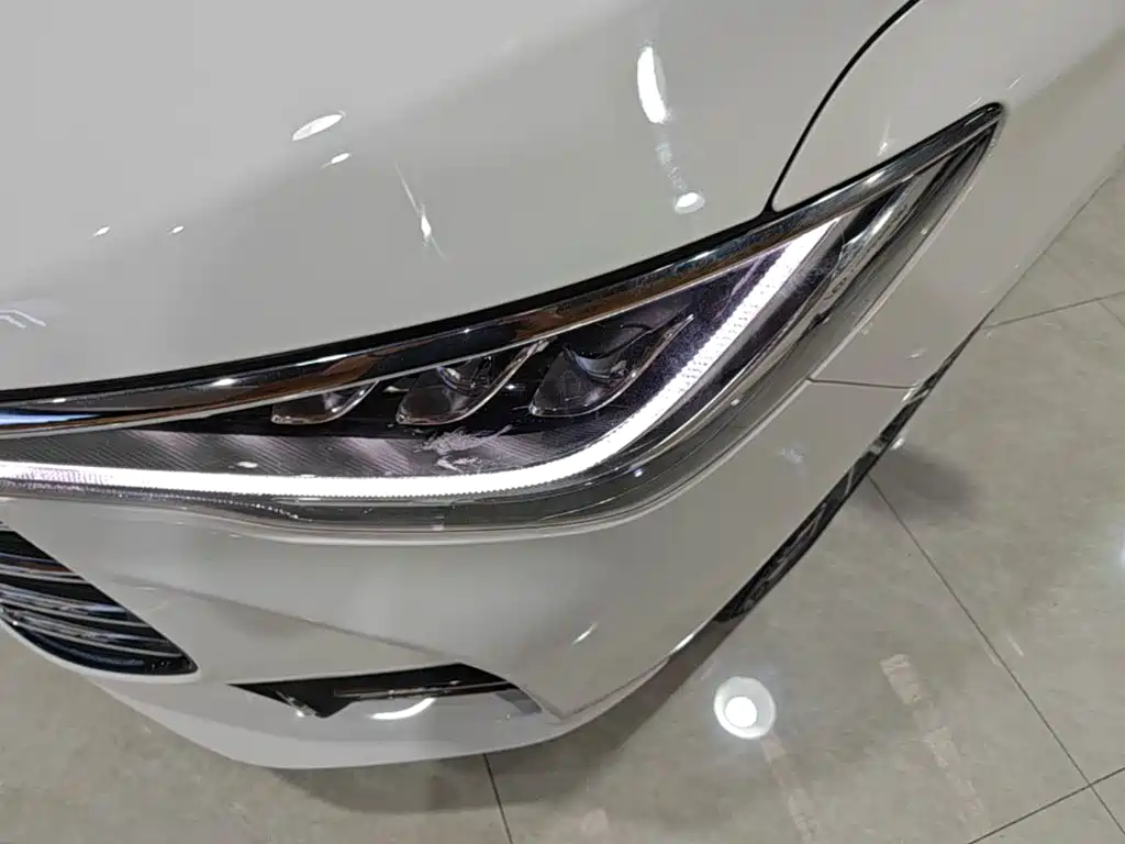 BYD MAX — миниатюра 24