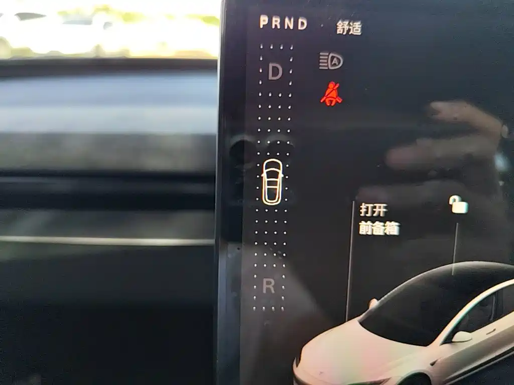 Tesla Model 3 — миниатюра 19