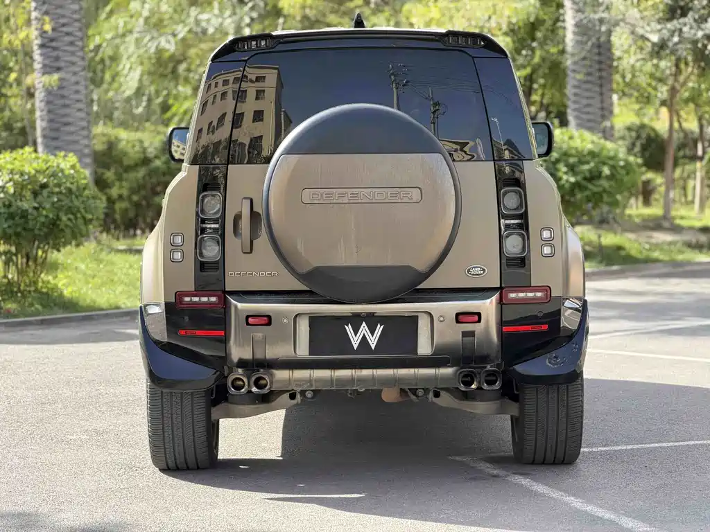 Land Rover Defender — миниатюра 8
