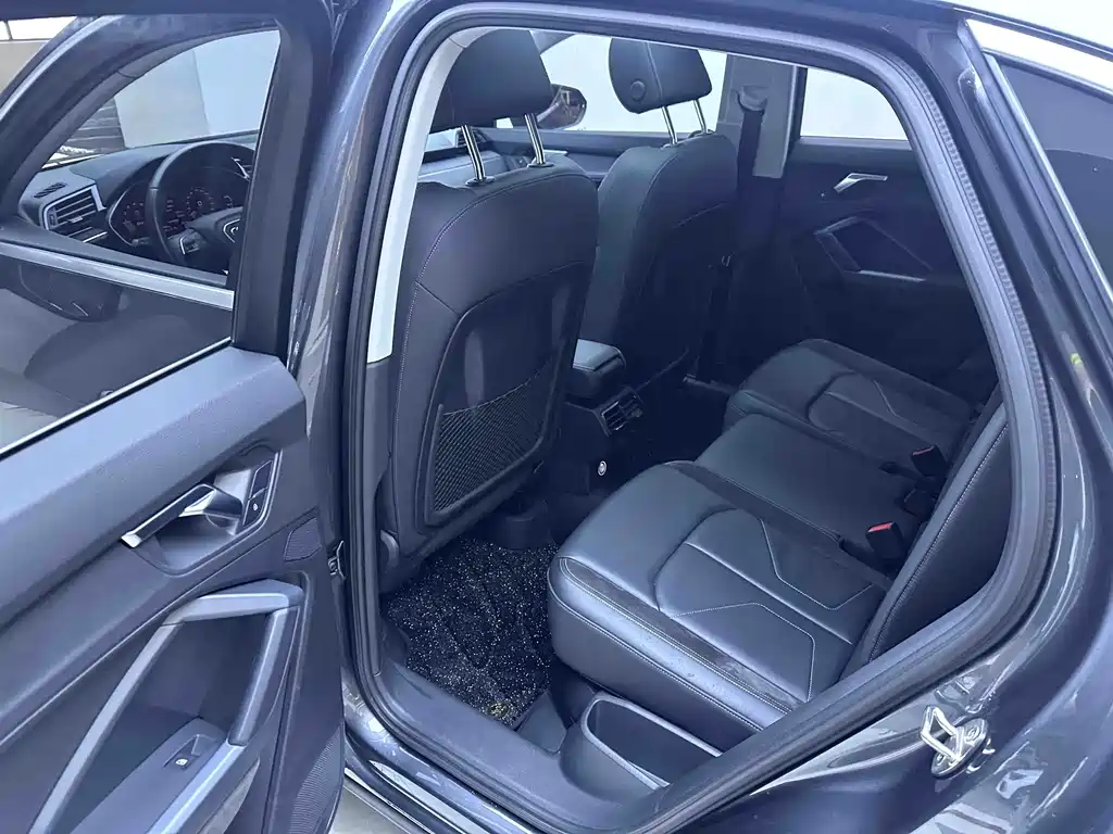 Audi Q3 Sportback — миниатюра 8