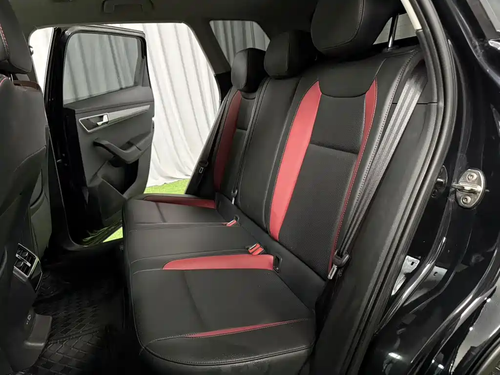 Skoda Karoq — миниатюра 10