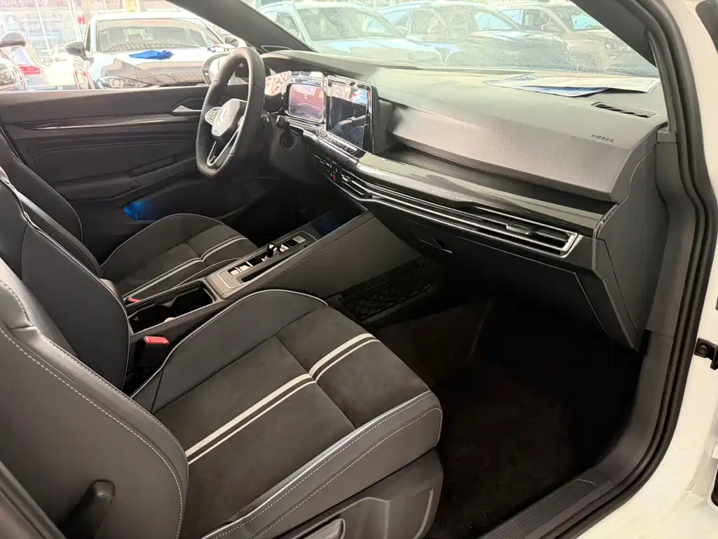 Volkswagen Golf — миниатюра 11