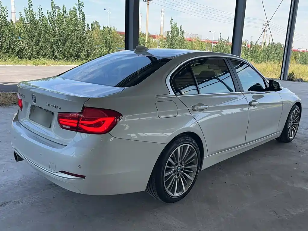 BMW 3 Series — миниатюра 12