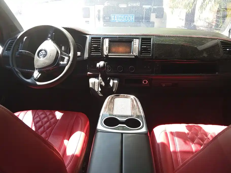 Volkswagen Caravelle — миниатюра 12