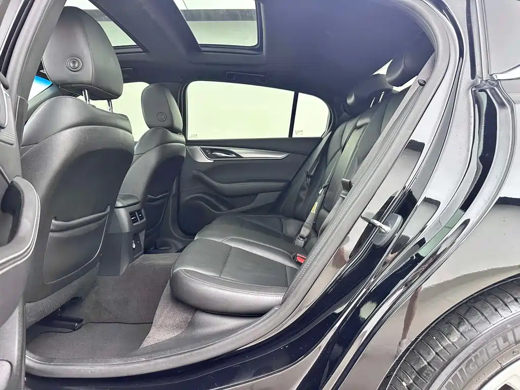 Cadillac CT5 — миниатюра 5