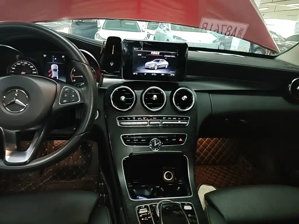Mercedes-Benz C-Class — миниатюра 13
