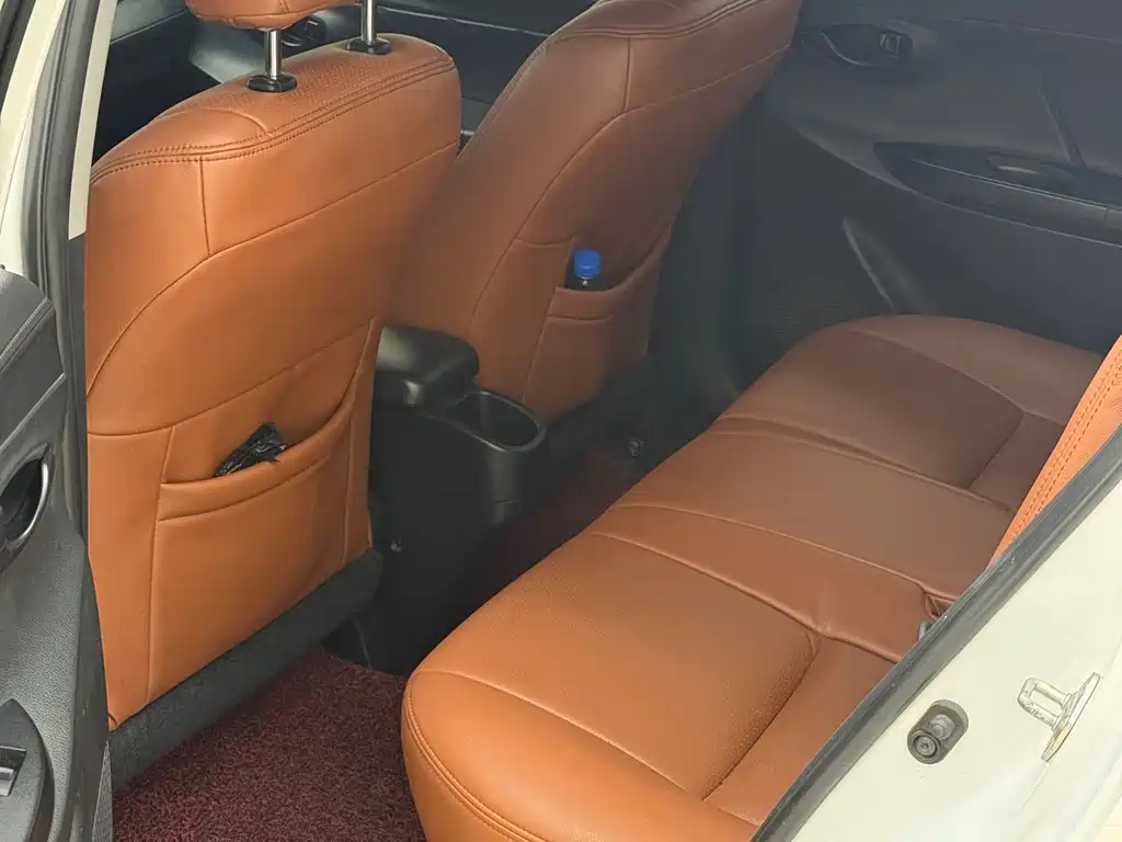 Toyota Yaris L — миниатюра 14