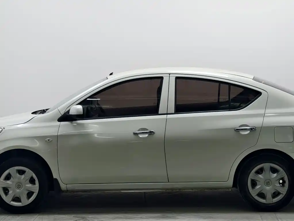 Nissan Sunny — миниатюра 7
