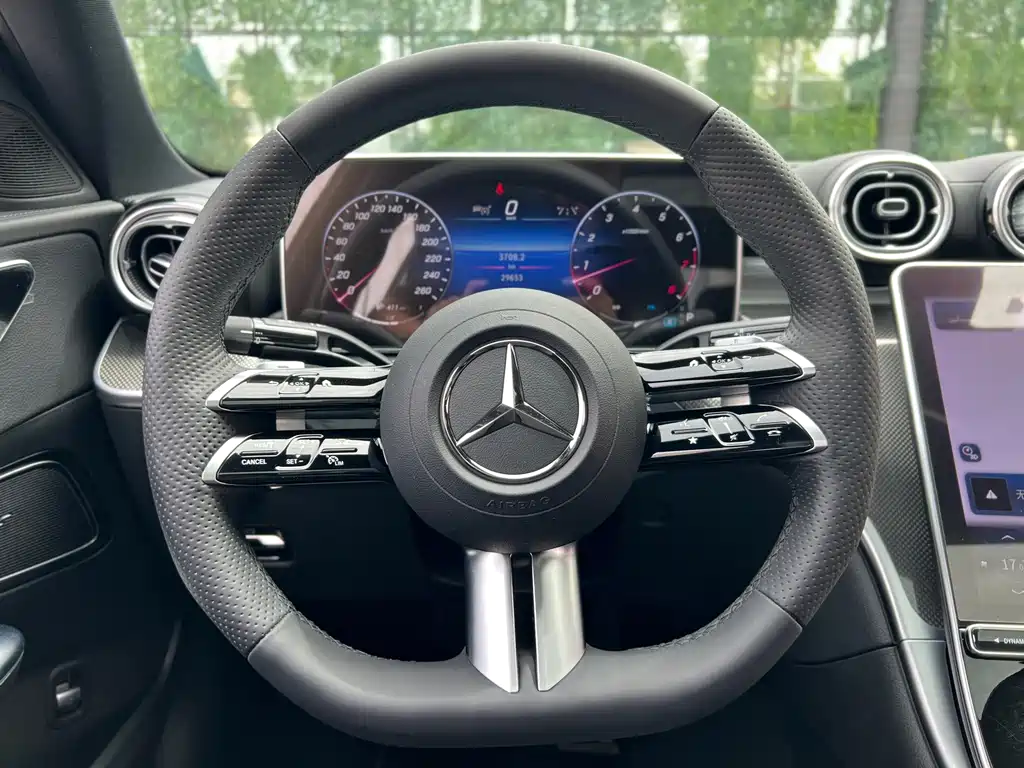 Mercedes-Benz C-Class — миниатюра 16