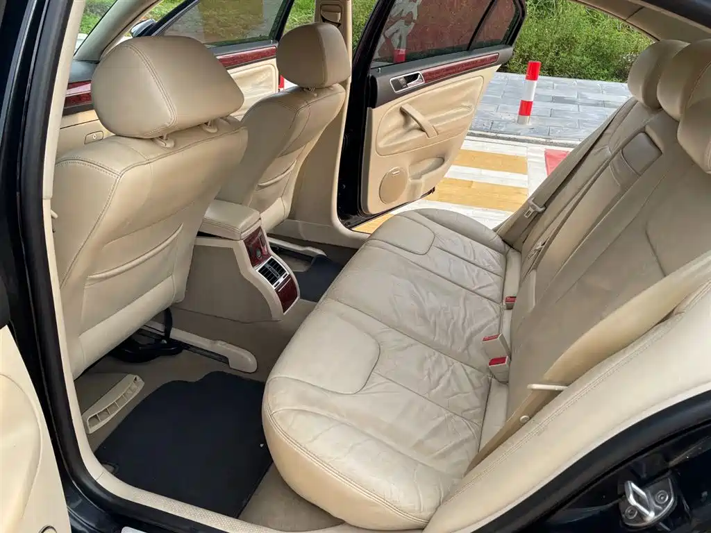 Volkswagen Passat 2009 1.8T MT Premium