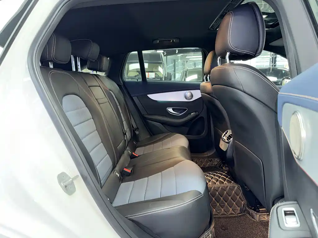 Mercedes-Benz EQC — миниатюра 11