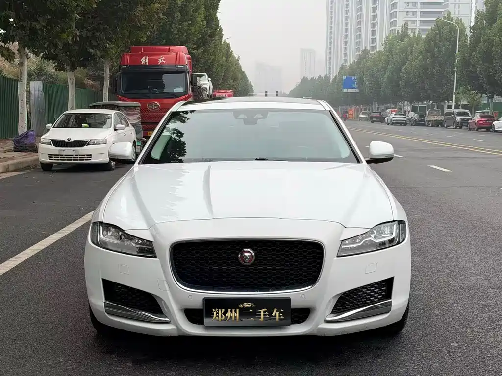 Jaguar XFL — миниатюра 2