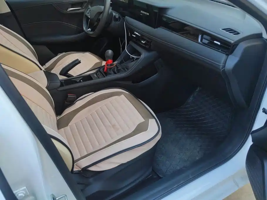Roewe i5 — миниатюра 8
