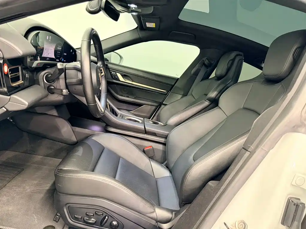 Porsche Taycan — миниатюра 8