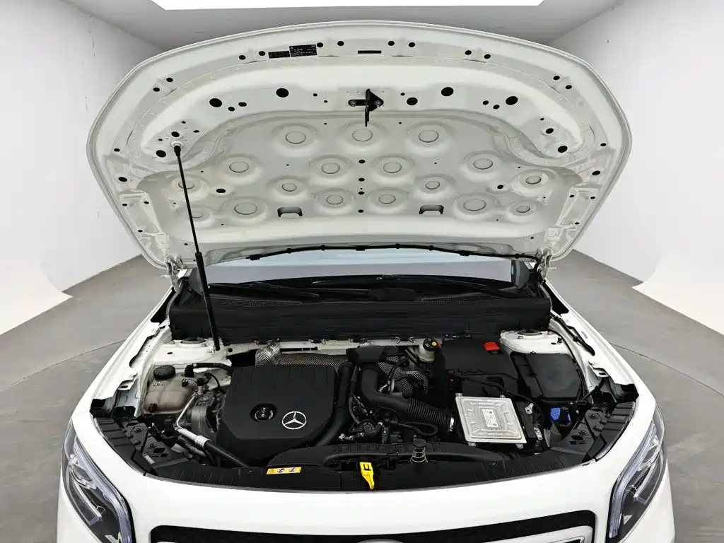Mercedes-Benz GLB — миниатюра 17