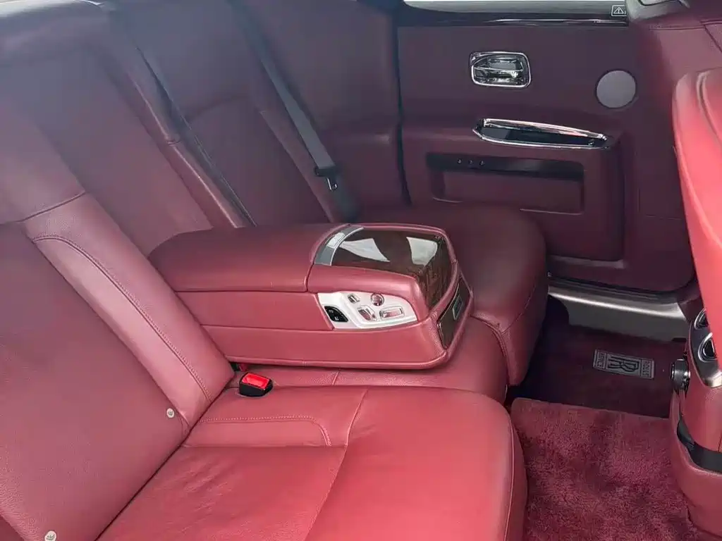 Rolls-Royce Ghost — миниатюра 7