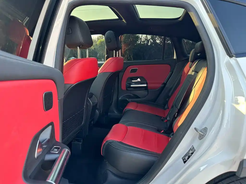 Mercedes-Benz GLA AMG — миниатюра 9