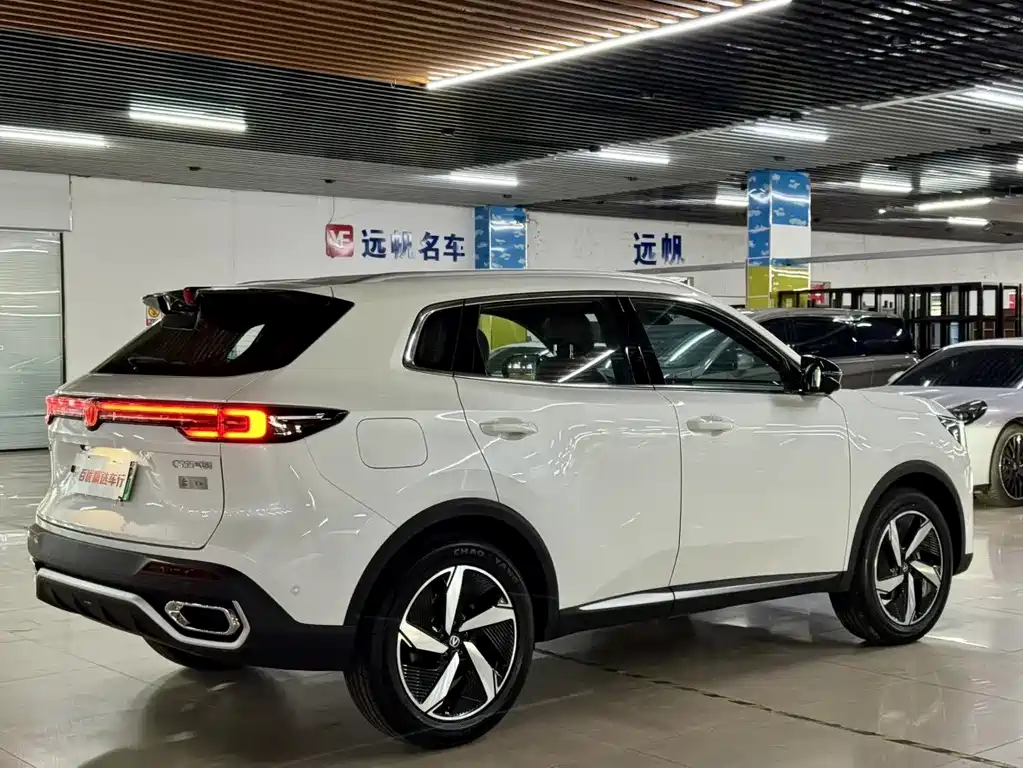 Changan CS55 Plus PHEV - фото 6