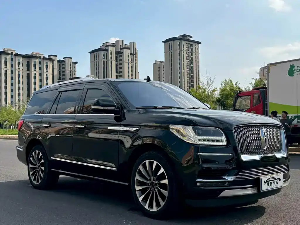 Lincoln Navigator — миниатюра 2