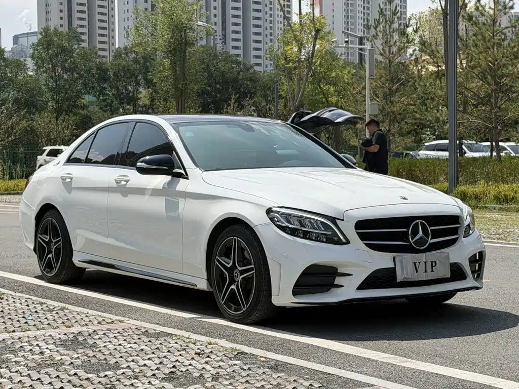 Mercedes-Benz C-Class — миниатюра 3