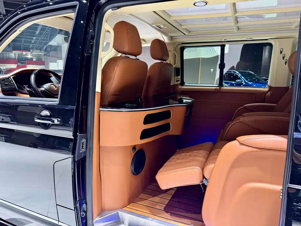 Volkswagen Caravelle — миниатюра 6