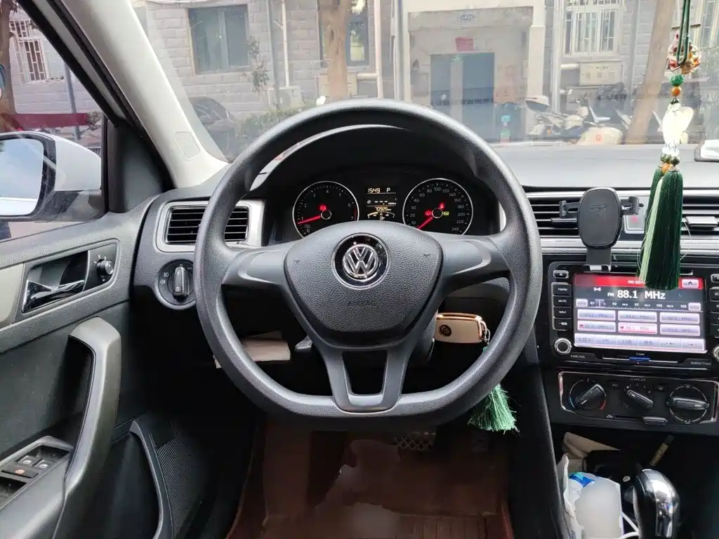 Volkswagen Santana — миниатюра 6