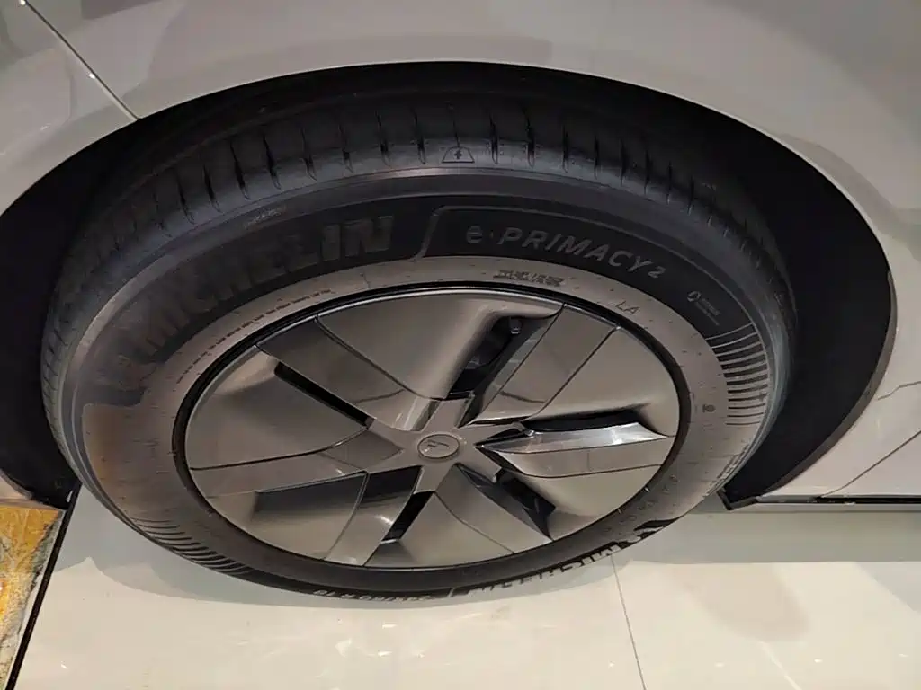 Li Auto Li MEGA — миниатюра 23
