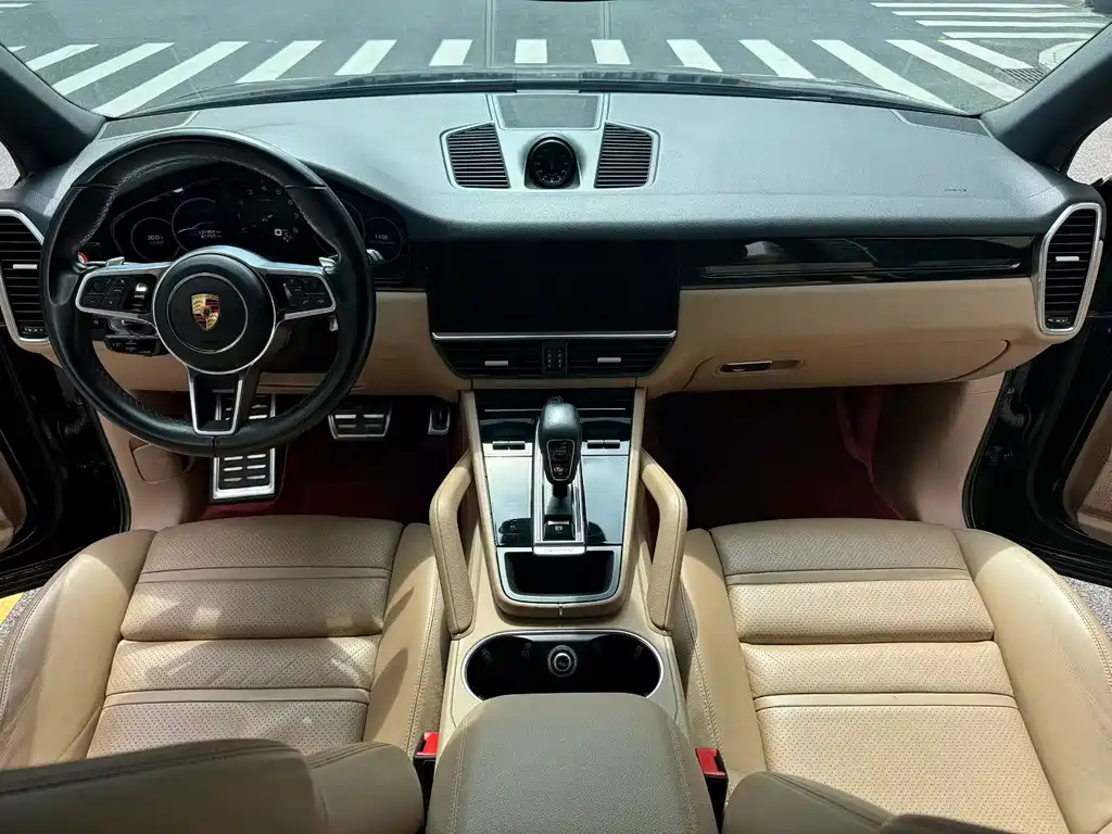 Porsche Cayenne — миниатюра 7