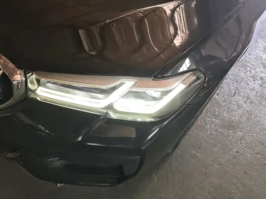 BMW 5 Series — миниатюра 5