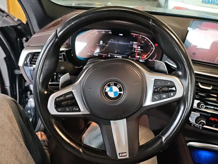 BMW 5 Series — миниатюра 15