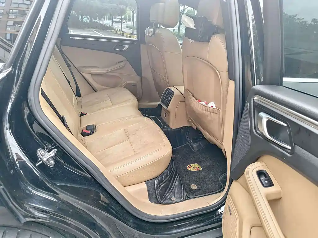 Porsche Macan — миниатюра 14