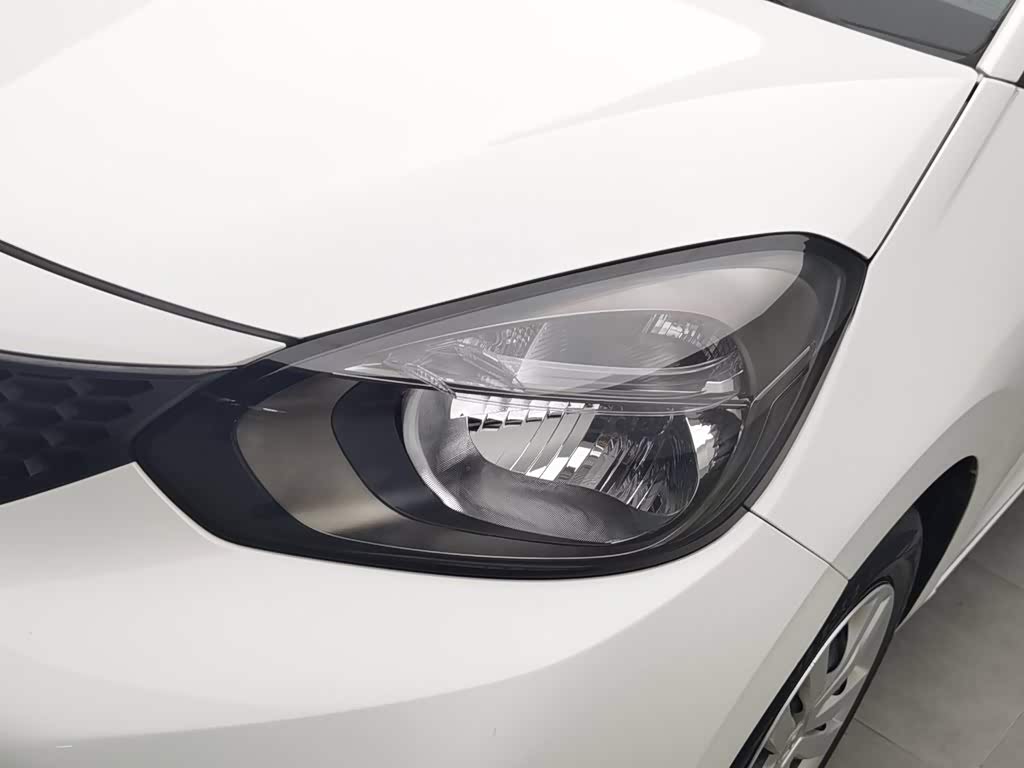 Honda Fit 1.5 л 2022 г. Белый, пробег 44000 км