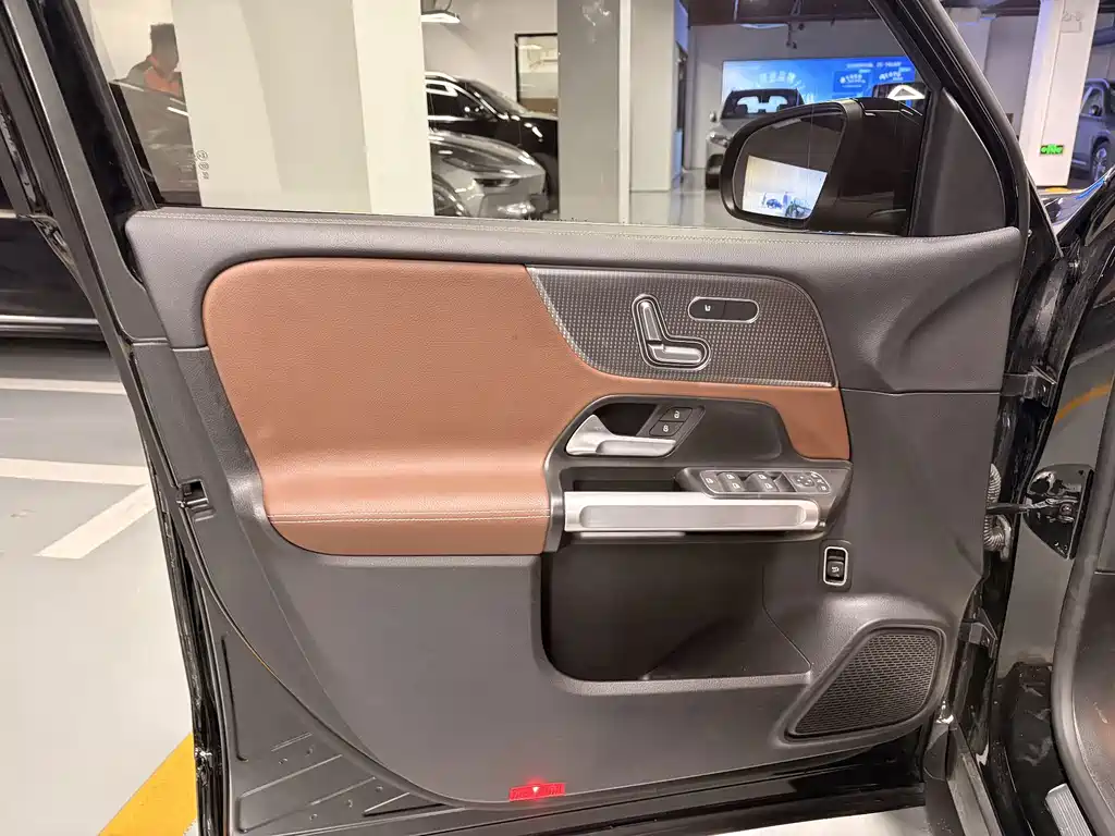 Mercedes-Benz GLB — миниатюра 9