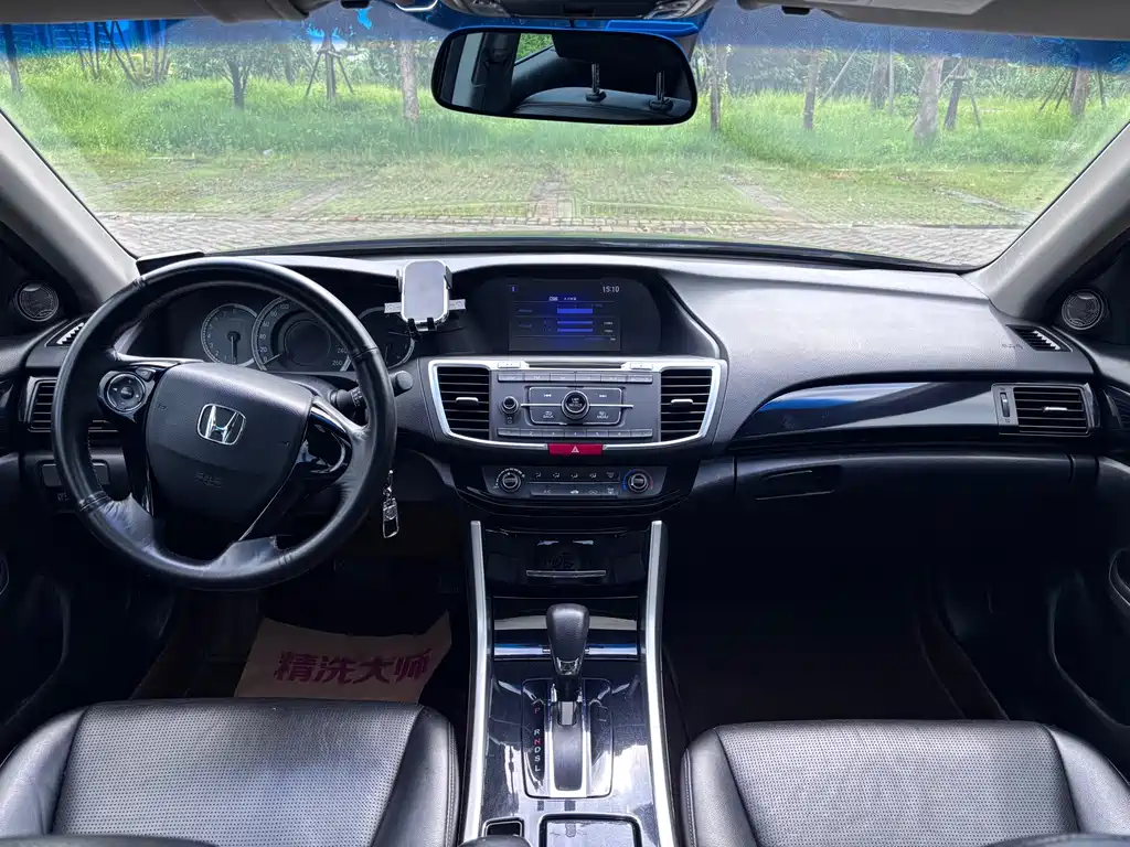 Honda Accord — миниатюра 17