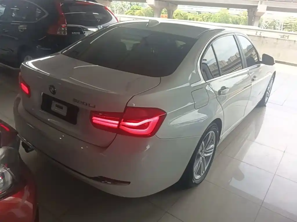 BMW 3 Series — миниатюра 7