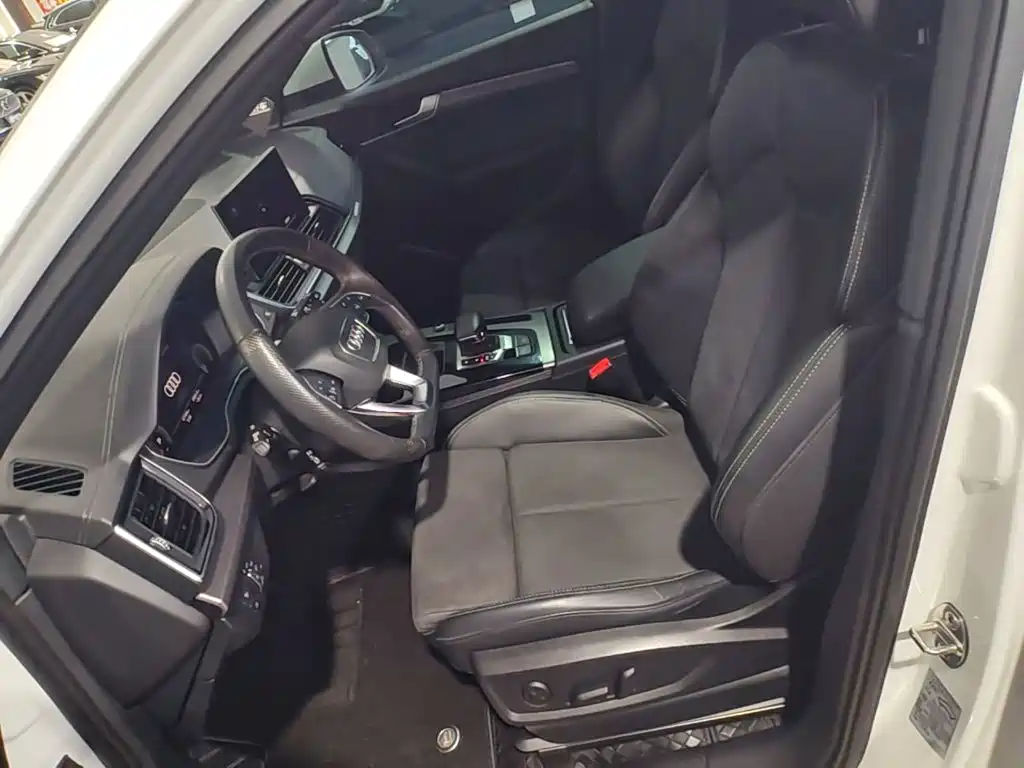 Audi Q5L Sportback — миниатюра 15