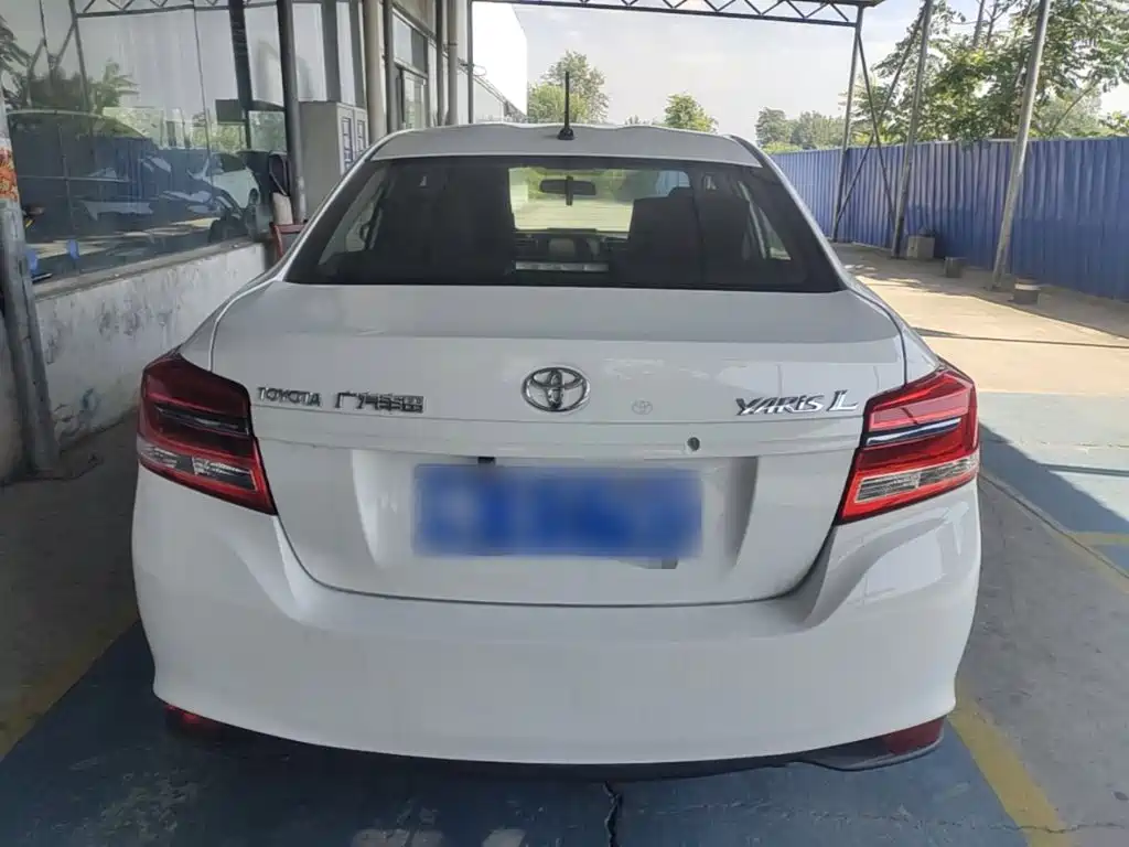 Toyota Yaris L — миниатюра 6