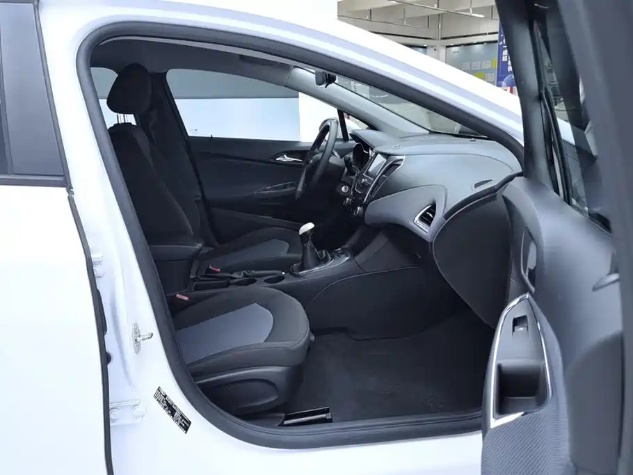 Chevrolet Cruze — миниатюра 8