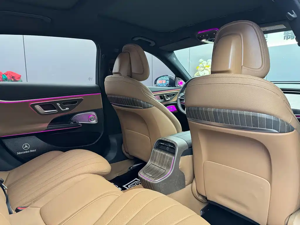 Mercedes-Benz E-Class — миниатюра 9