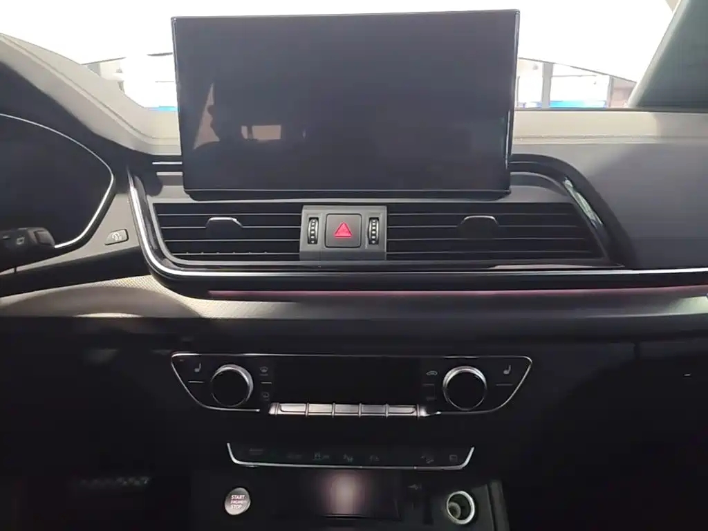 Audi Q5L Sportback — миниатюра 13