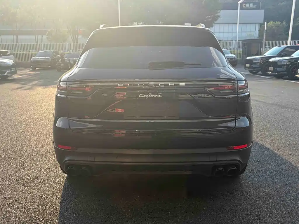 Porsche Cayenne Hybrid — миниатюра 4