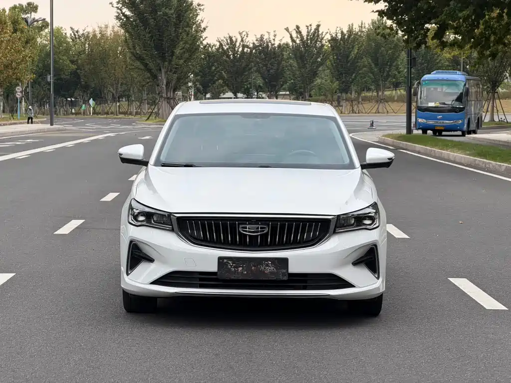 Geely Emgrand — миниатюра 2