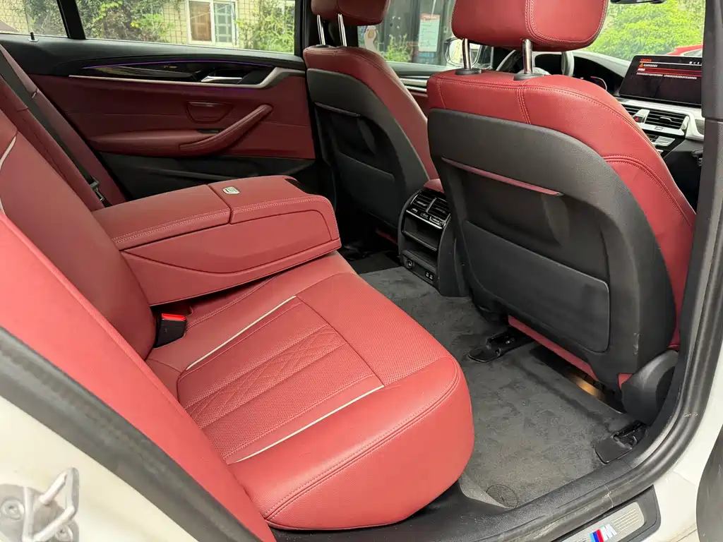 BMW 5 Series — миниатюра 11