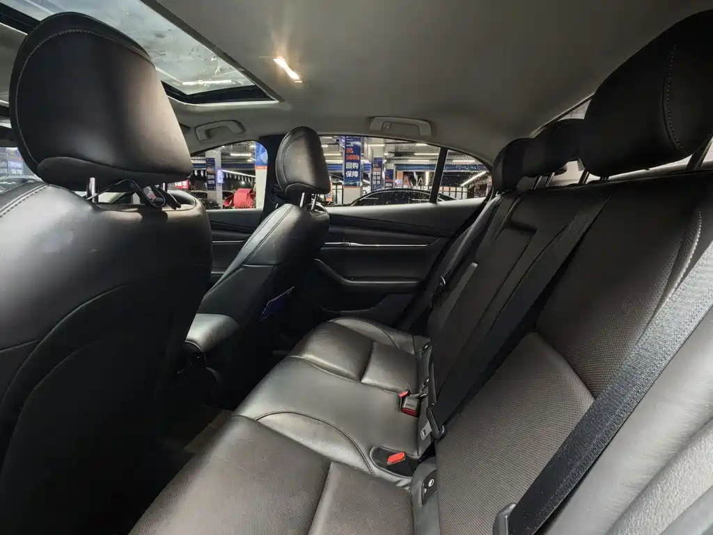 Mazda 3 Axela — миниатюра 6