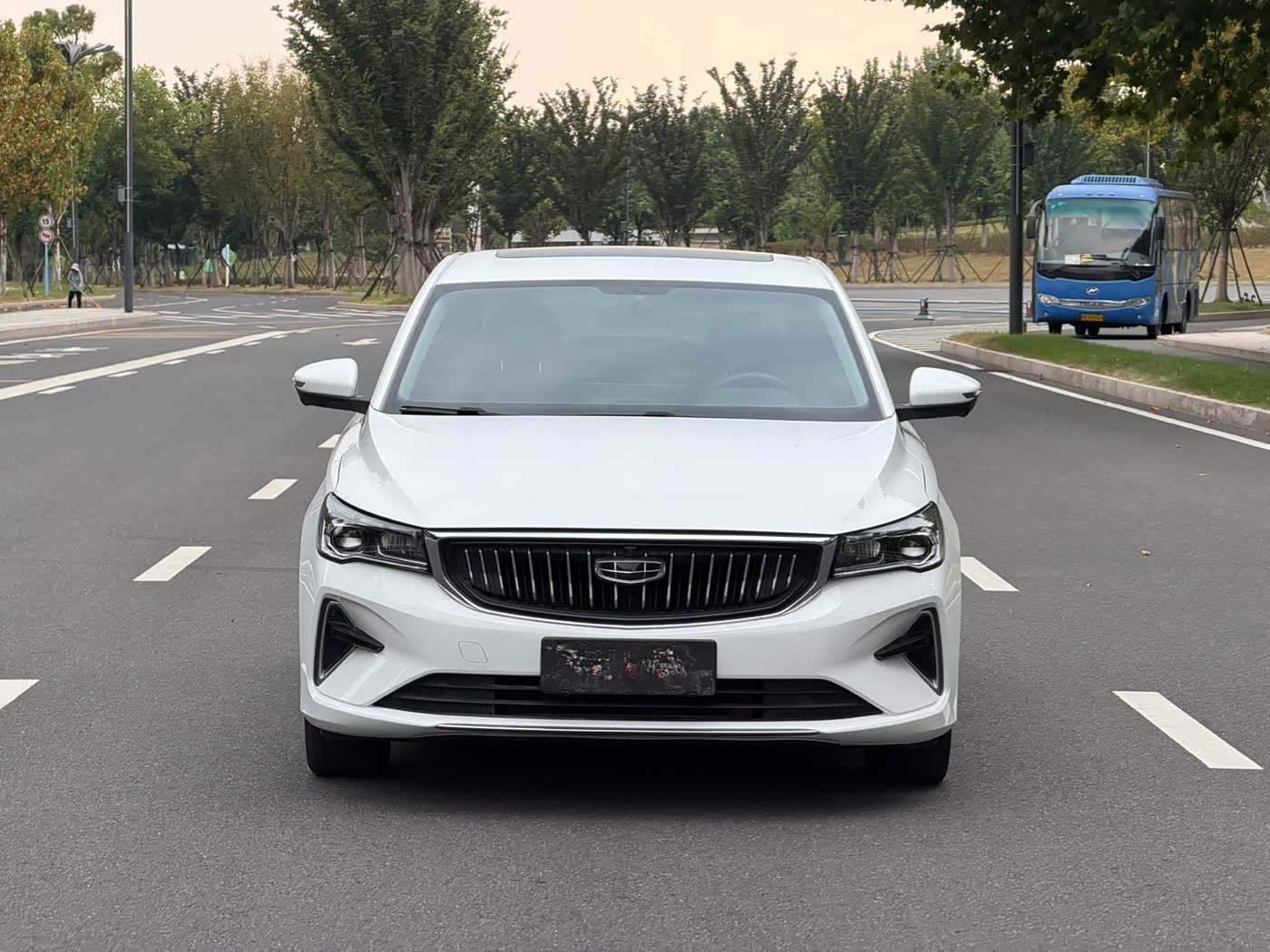 Geely Emgrand 1.5 л 2024 г. Белый, пробег 20000 км