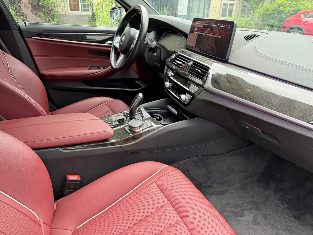 BMW 5 Series — миниатюра 12