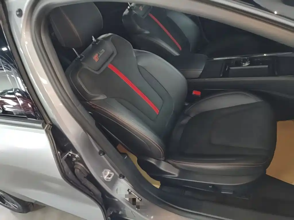 Ford Mondeo — миниатюра 25