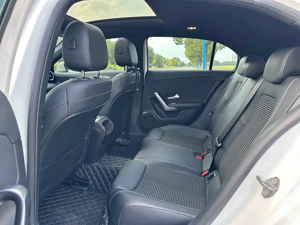 Mercedes-Benz A-Class (Import) — миниатюра 13
