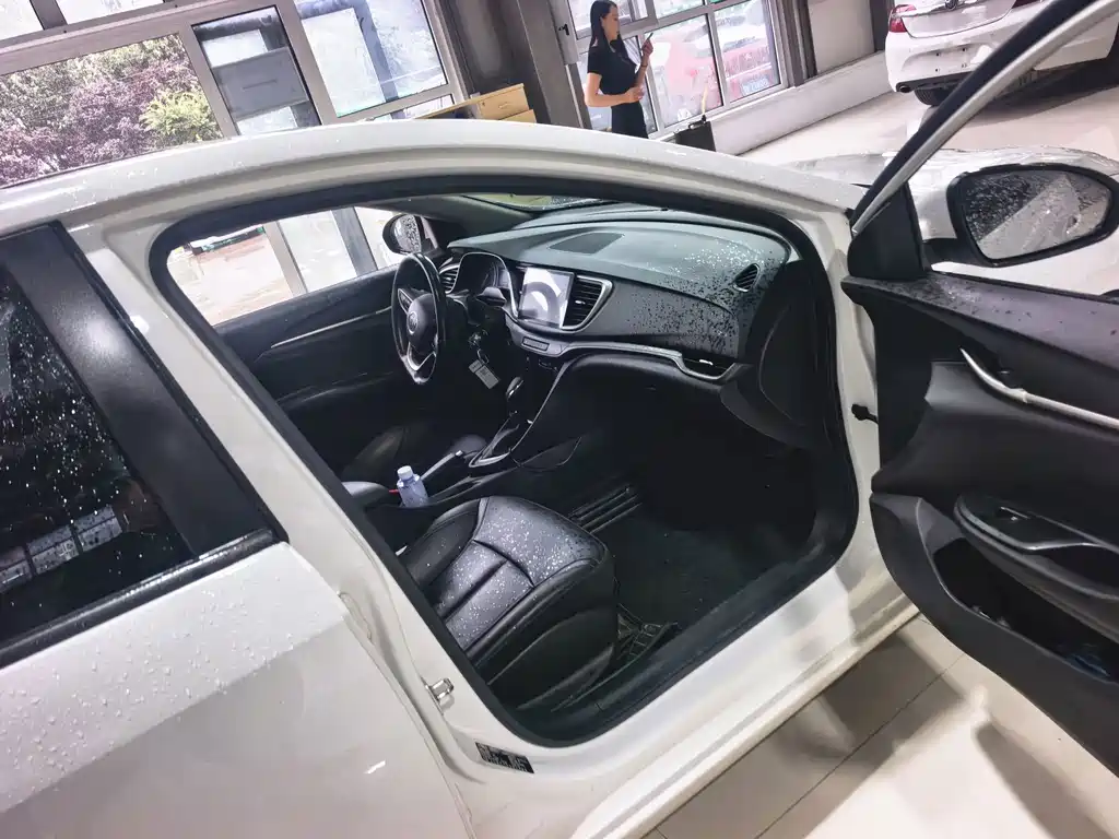 Buick Excelle — миниатюра 12