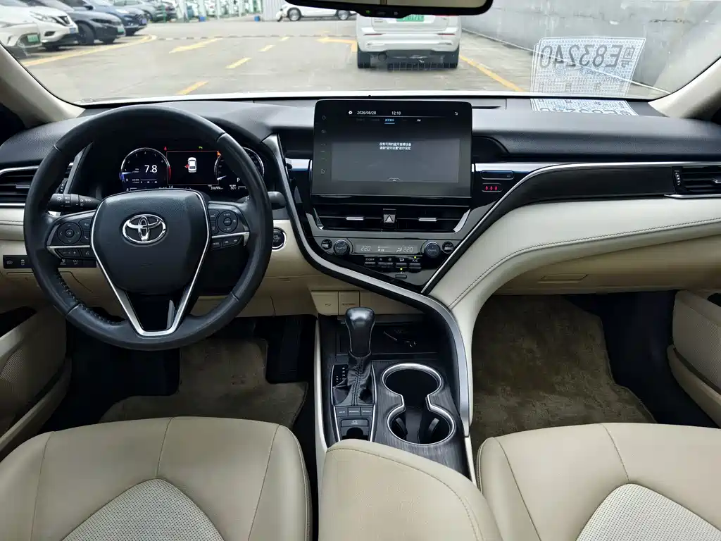 Toyota Camry — миниатюра 12
